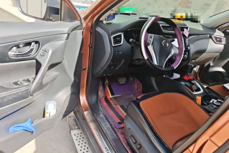 Used Nissan X-Trail 2014 2.5L CVT Leading Edition 4WD Driver Seat