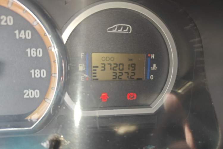 Used FORTHING Lingzhi 2013 V3 1.5L 7-Seater Standard Model II
