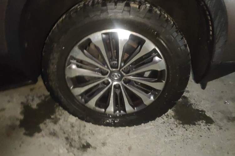 Used SAIC MAXUS D90 2017 2.0T Automatic Two-Wheel Drive Mercury Base Edition Right Front Wheel Hub