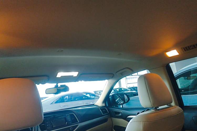 Used Toyota Highlander 2015 2.0T Two-Wheel Drive Elite Edition 7 Seats