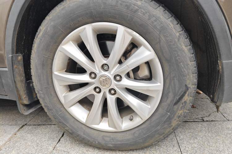 Used Buick Envision 2017 28T Four-Wheel Drive Luxury Model Right Front Wheel Hub