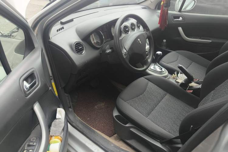 Used Peugeot 408 2011 2.0L Automatic Comfort Edition

