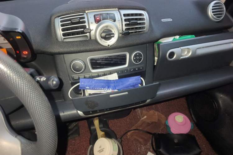 Used smart fortwo 2012 1.0 MHD Hardtop Comfort Edition Audio And AC Panel