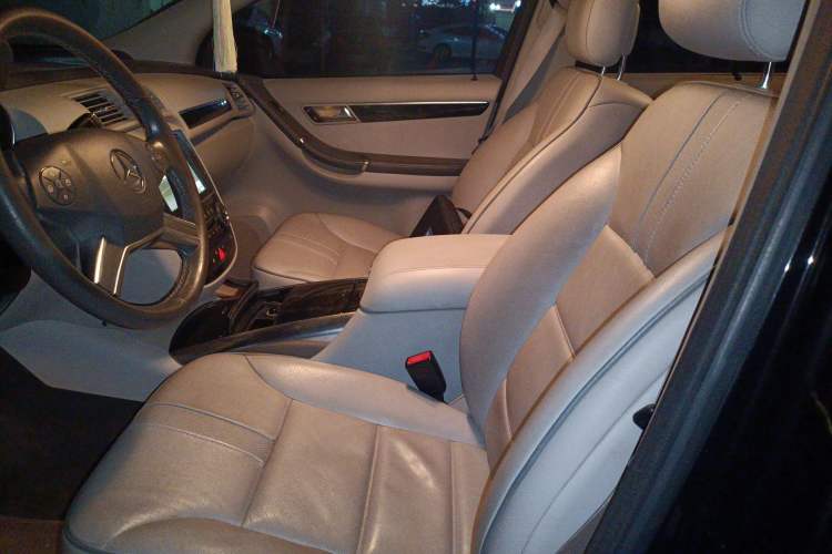 Used Mercedes-Benz R-Class 2014 R 400 4MATIC Business Model Left Front Seat