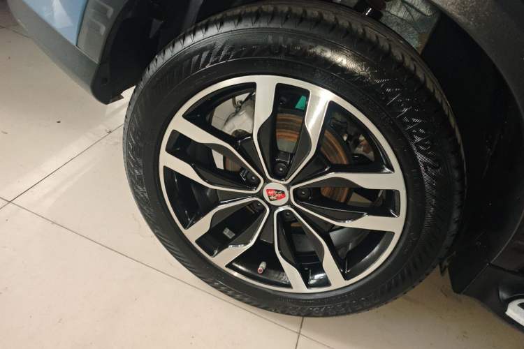 Used Roewe RX5 2016 20T Two-Wheel Drive Automatic Internet Smart Edition Right Rear Wheel Hub