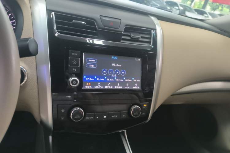 Used Nissan Teana 2016 2.0L XL Comfort Edition Audio And AC Panel