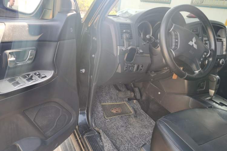 Used Mitsubishi Pajero 2014 3.0L Elite Edition