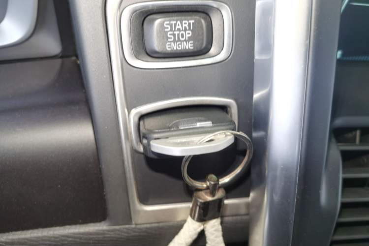 Used Volvo XC60 2017 T5 AWD Smart Upgrade Model