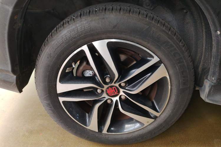 Used BYD Tang New Energy 2015 2.0T Four-Wheel-Drive Flagship Model Right Rear Wheel Hub