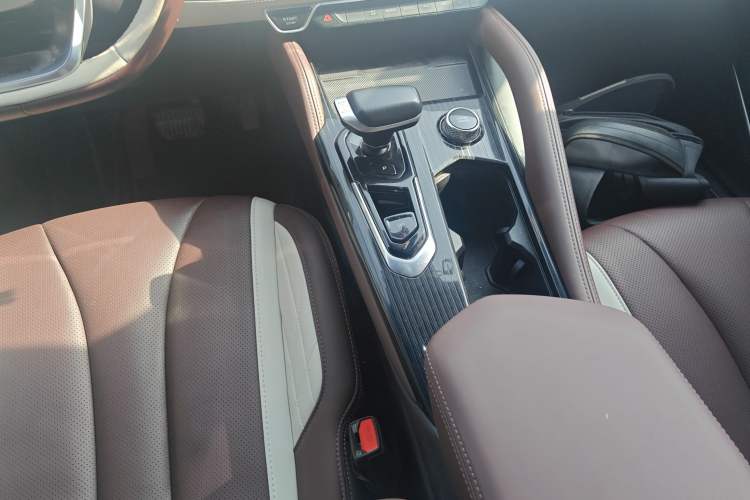 Used Geely Auto Monjaro L 2024 2.0TD High-Power Automatic Two-Wheel Drive Yunqi Version