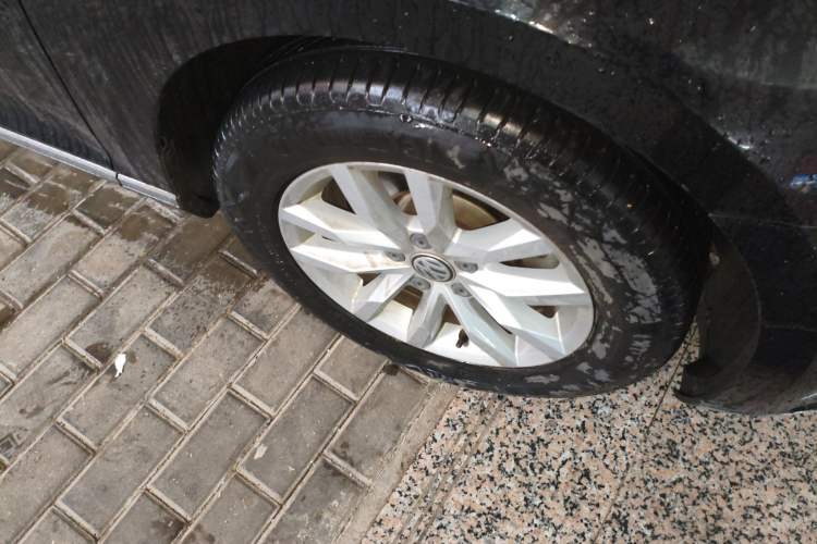 Used Volkswagen Magotan 2018 280TSI DSG Comfort Model Right Front Wheel Hub