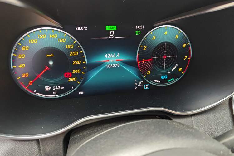 Used Mercedes-Benz C-Class 2020 Restyled C 260 L Sport Edition Odometer Close Up