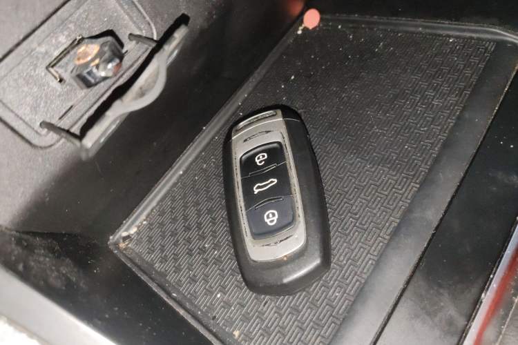 Used Geely Auto Vision X3 2020 1.5L CVT Luxury Model Vehicle Key