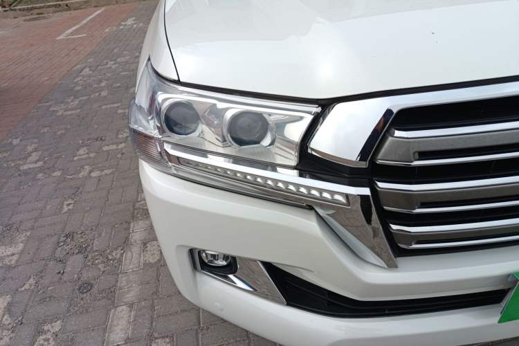 Used Toyota Land Cruiser 
