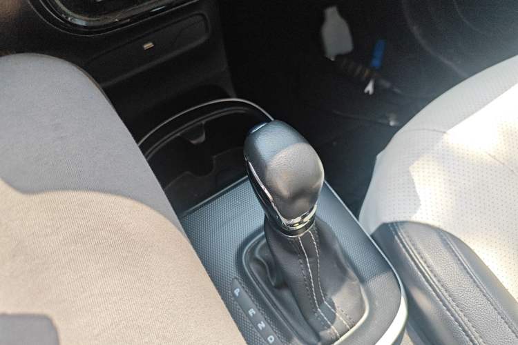 Used Roewe Clever 2022 311km QiQi BoBo Edition Gear Lever