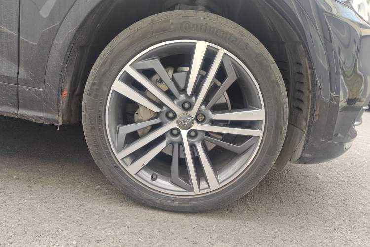 Used Audi Q5L 2020 Updated 40 TFSI Prestige Fashion Edition Right Front Wheel Hub