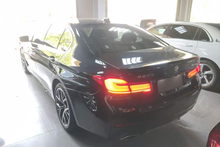 Used BMW 5 Series 2023 530Li Luxury Edition M Sport Package
