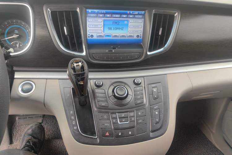 Used Buick GL8 2011 2.4L CT Luxury Business Comfort Edition Audio And AC Panel