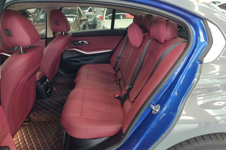 Used BMW i3 2024 eDrive 35 L
