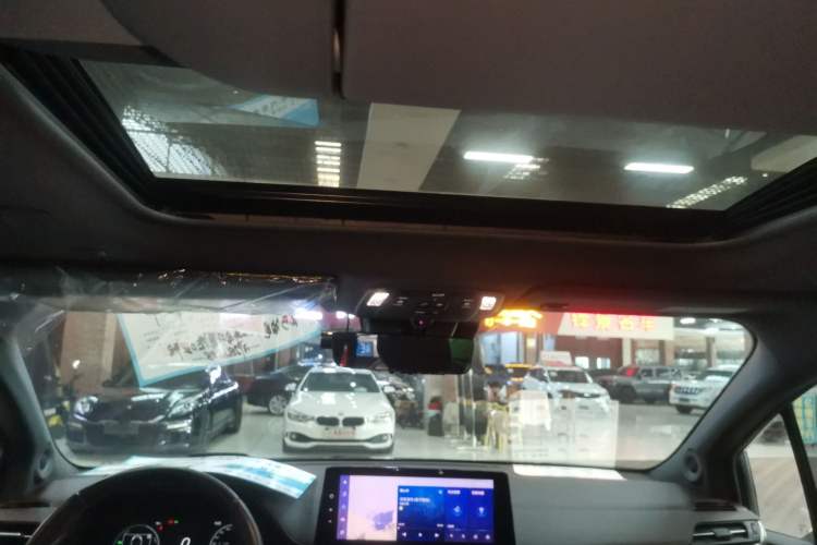 Used Toyota Sienna 2023 2.5L Hybrid Platinum Edition