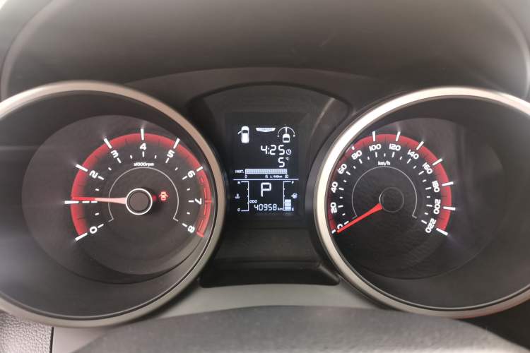 Used SsangYong Tivolan 2015 1.6L Automatic Two-Wheel Drive Zhi Chun Edition Instrument Cluster