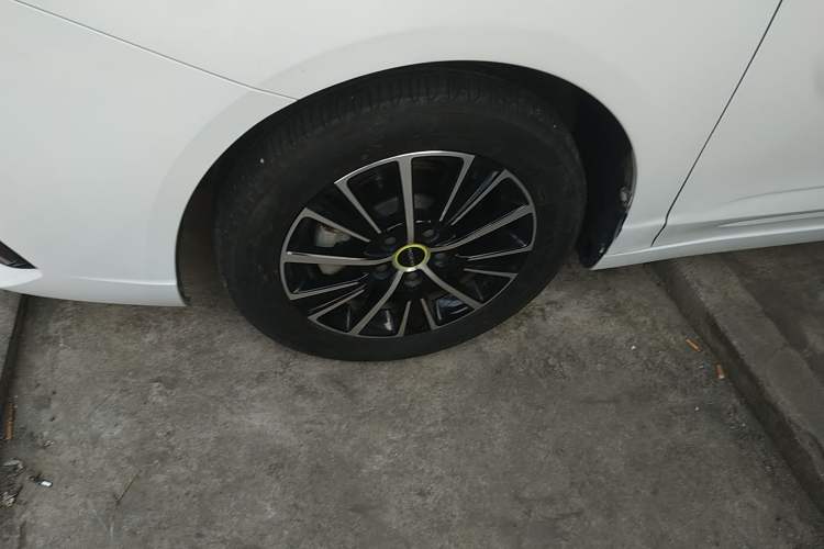 Used Roewe i5 2021 1.5L CVT Platinum Edition
