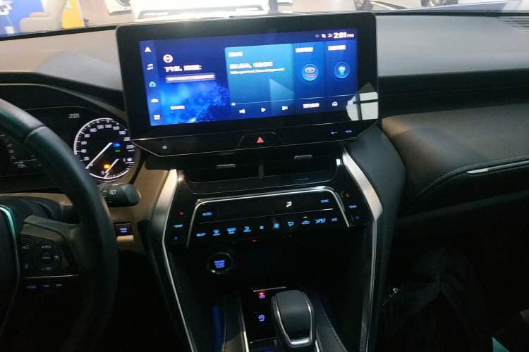 Used Toyota Harrier 2022 2.0L CVT Two-Wheel Drive Deluxe Edition