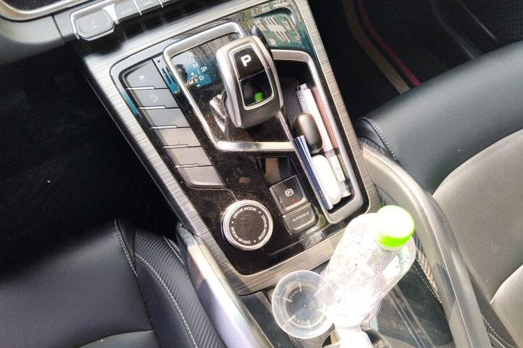 Used Geely Auto Emgrand X7 Sport 2020 1.8TD DCT Smart Connect PRO Gear Lever