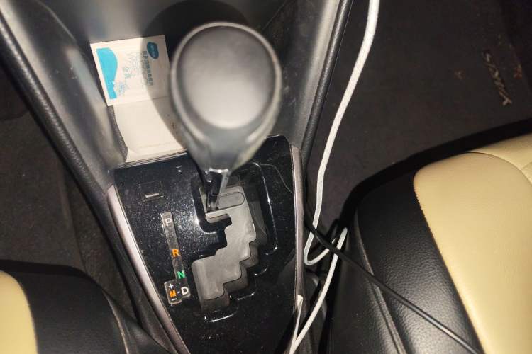 Used Toyota YARiS L Zhi Xiang 2017 1.5G CVT Xuan Dong Skyroof Edition Gear Lever