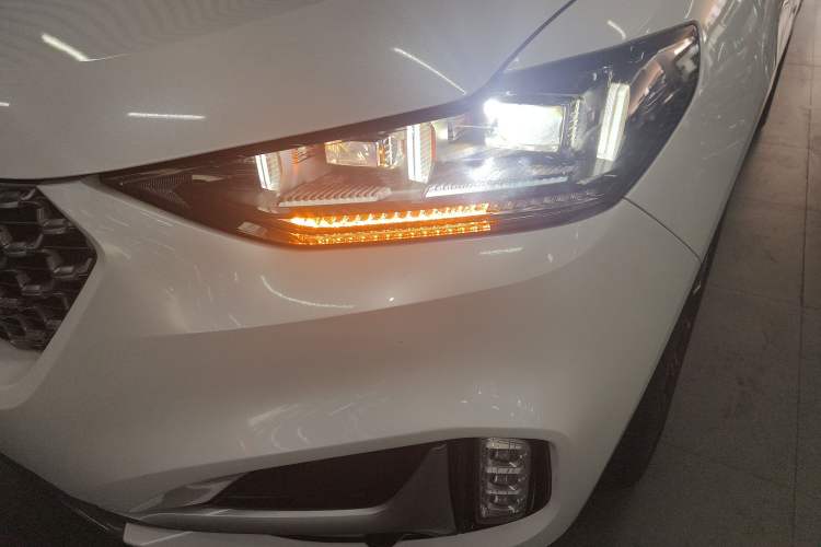 Used Wey VV6 2021 2.0T Two-Wheel Drive Smart Plus