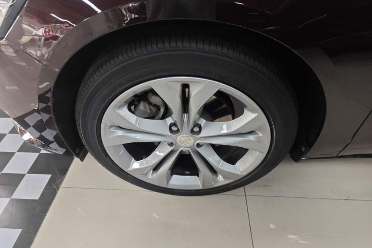 Used Buick LaCrosse 2019 28T Avenir Left Front Wheel Hub