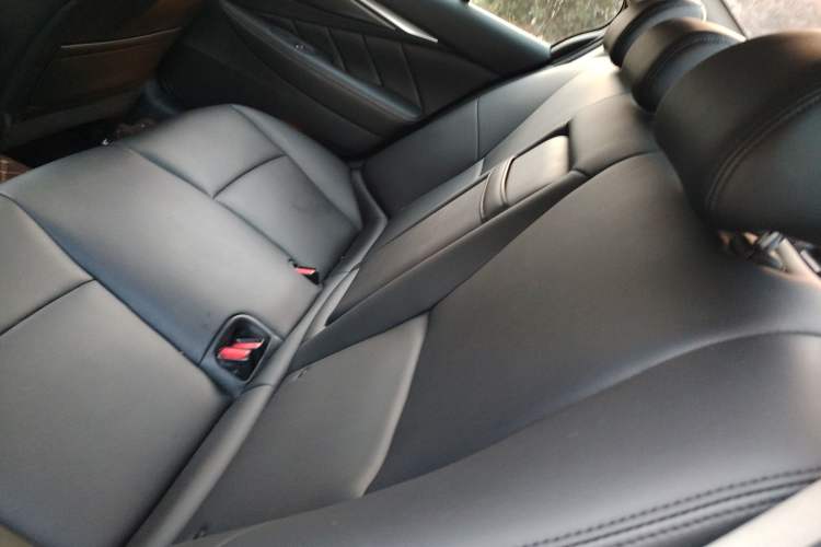 Used Infiniti Q50L 2018 2.0T Comfort Edition China VI Standard
