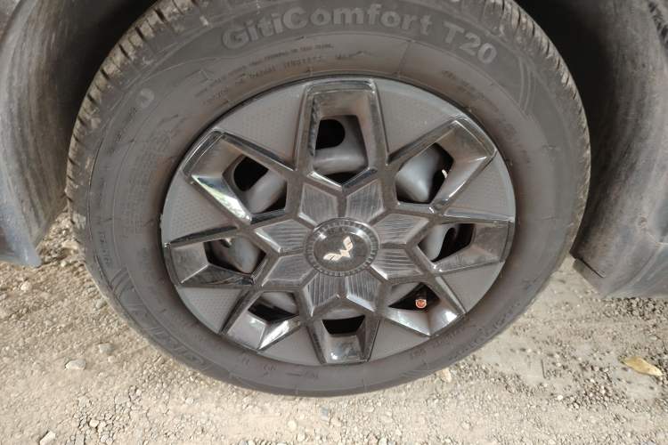 Used Wuling Hongguang MINIEV 2022 GAMEBOY 200km Gaming Edition with Lithium Iron Phosphate Left Front Wheel Hub