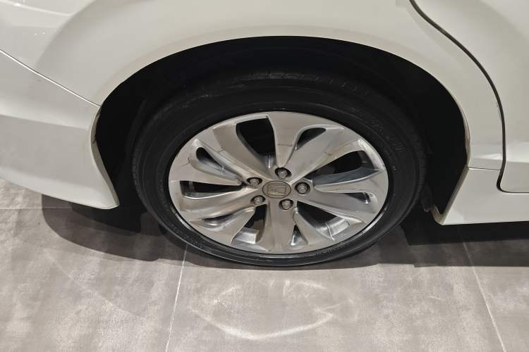 Used Honda Jade 2017 1.8L automatic Comfort version 5 seats
