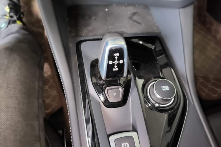 Used Lynk & Co 03 2022 2.0TD DCT JingPro Gear Lever