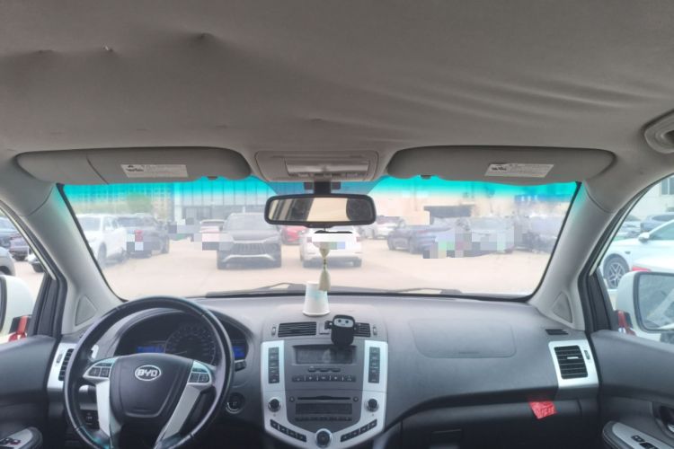 Used BYD S6 2014 2.0L Manual Luxury 5-Seater Headliner