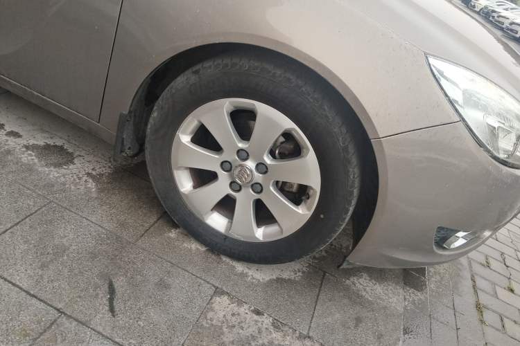 Used Buick Regal 2010 2.0L Expo Edition Right Front Wheel Hub