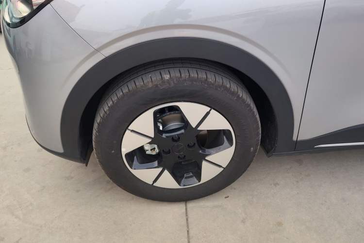 Used Geely Galaxy Geome 2025 310km Dream Edition Left Front Wheel Hub