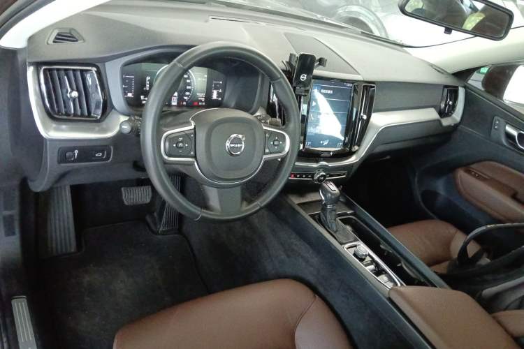 Used Volvo XC60 2018 T5 4x4 Zhiyi Edition
