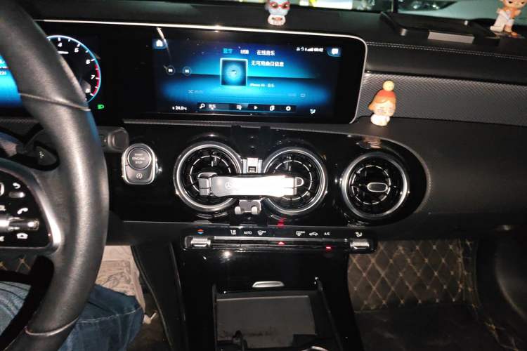 Used Mercedes-Benz A-Class 2019 A 200 L Audio And AC Panel