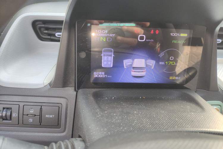 Used Wuling Hongguang MINIEV 2022 Macaron-Color Edition Lithium Iron Phosphate Odometer Close Up