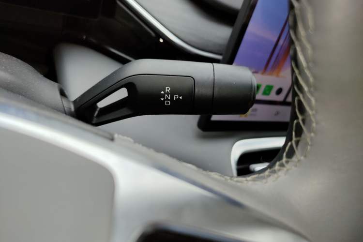 Used Geely Galaxy L6 2025 EM-i 140km Starship Edition Gear Lever