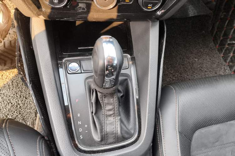 Used Volkswagen Sagitar 2015 230TSI Automatic Luxury Model