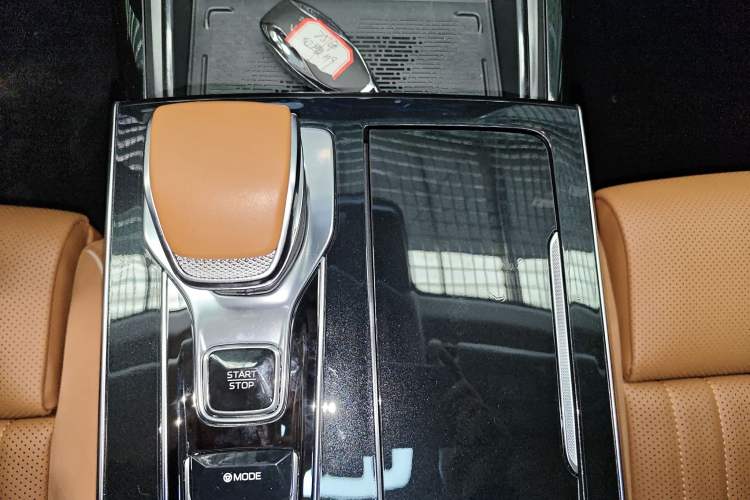 Used Hongqi H9 2024 2.0T Qixiang Private Style Edition
