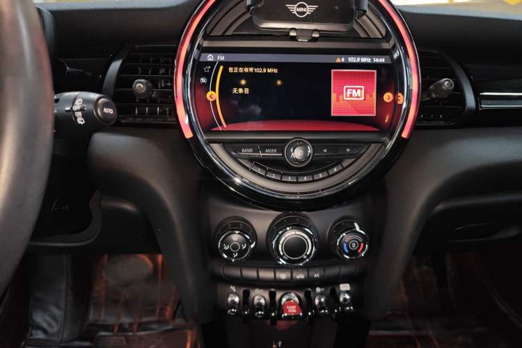 Used MINI MINI 2019 1.5T COOPER Classic Edition Five-Door Version