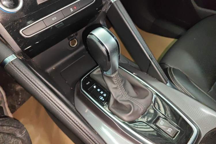 Used Renault Koleos 2017 2.0L Two-Wheel Drive Luxury Edition