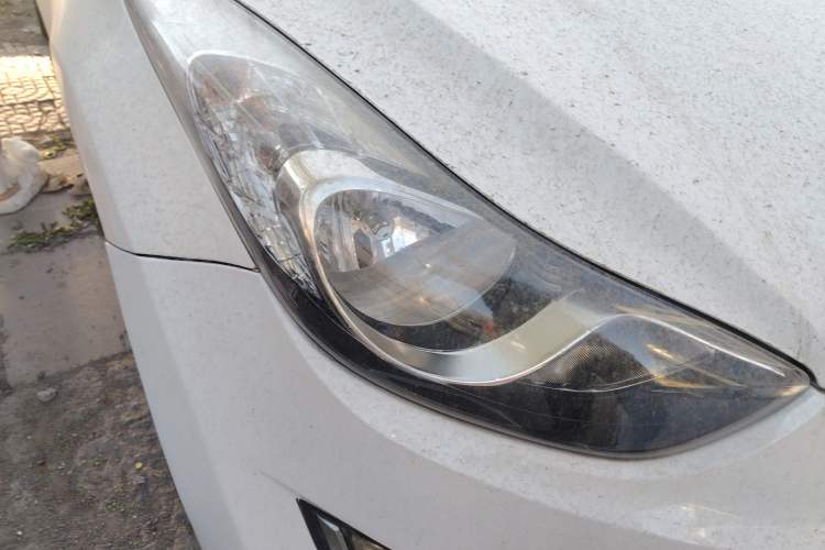 Used Hyundai Elantra (5th Generation / Langdong) 2013 1.6L Automatic Leading Model Right Front Headlight