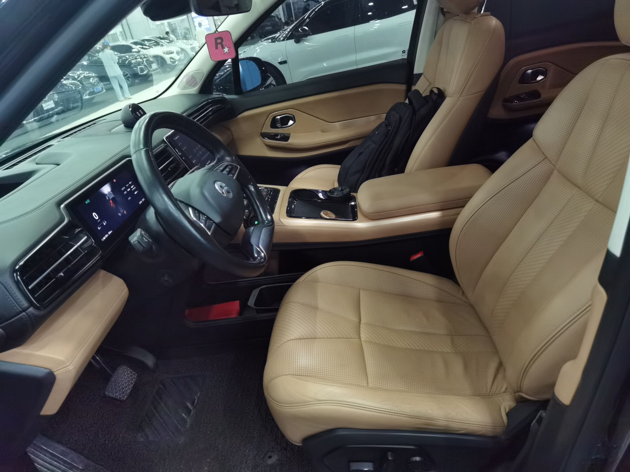 Переднее сиденье в автомобиле