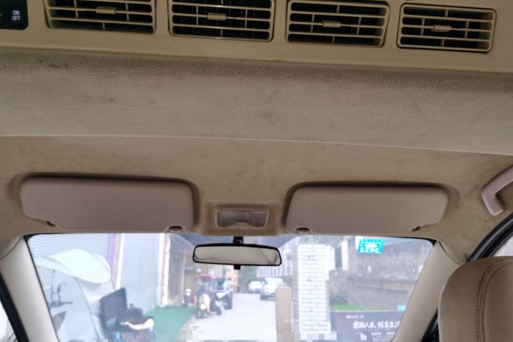 Used Dongfeng Fengon 370 2016 1.5L Manual Elite Home Edition 7-Seater
