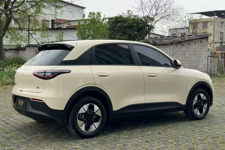 Used Geely Galaxy Geome 2025 410 km Free Version